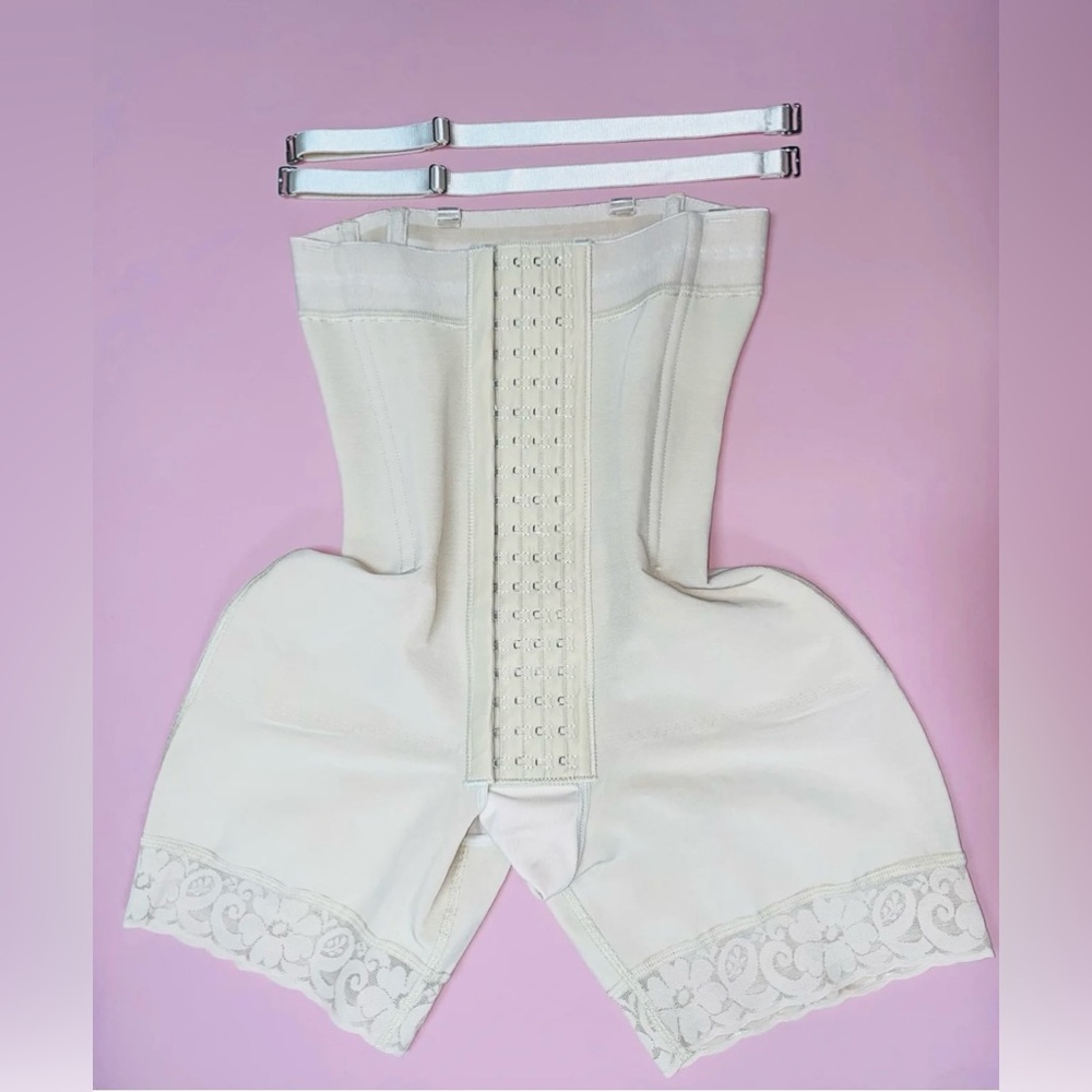 NWT💕Fashionably Snatched stage 3 Faja “Wasp Waist”